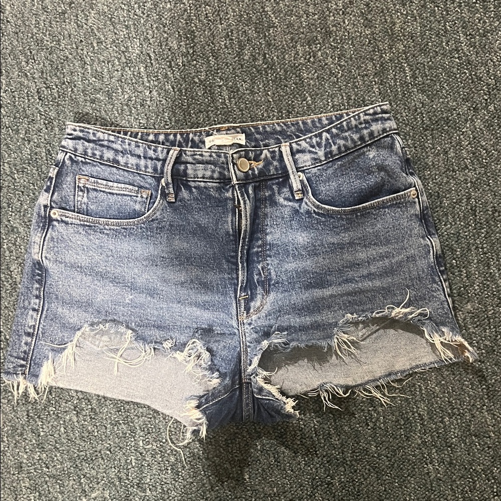 Good American Classic Blue Frayed Jean Shorts distressed denim sexy country 28